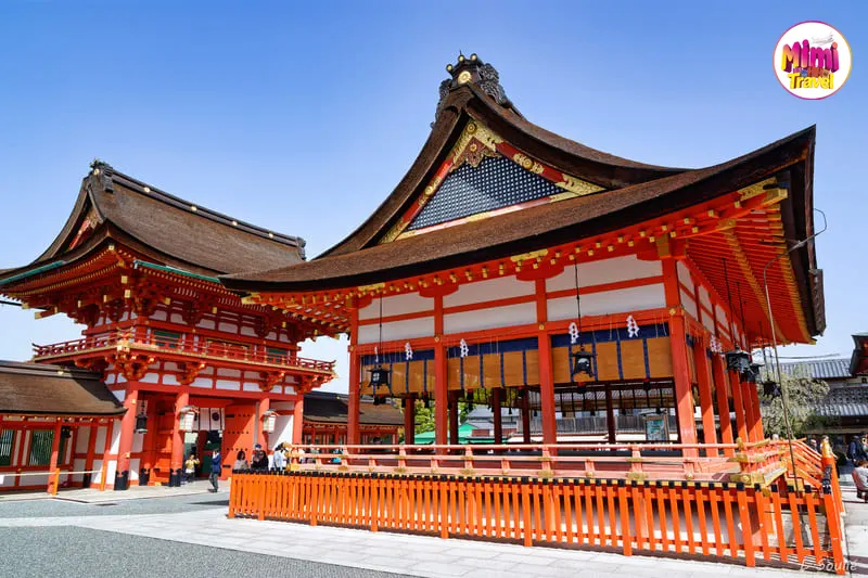 Ngôi đền Fushimi Inari Taisha thanh bình nơi cố đô Kyoto